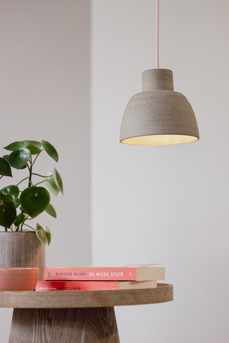 keramiek lamp roze snoer 1stuk grijze met spikkels klei